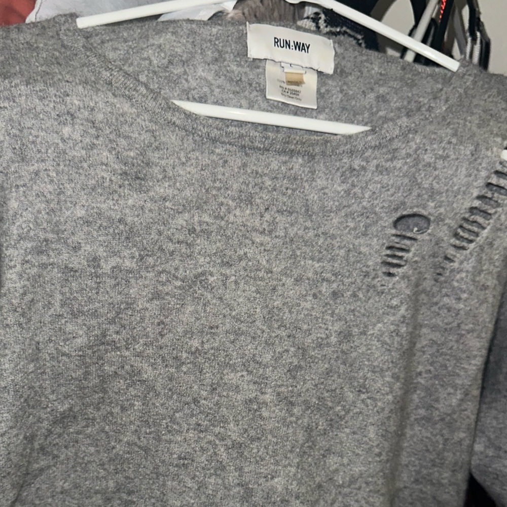 Run:way gray distressed sweater 100% cashmere